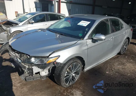 2020 Toyota Camry Se z USA, uszkodzony, nr VIN 4T1G11AK8LU905774